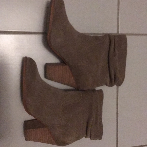 Chinese Laundry Ankle Boots - Picture 2 of 3